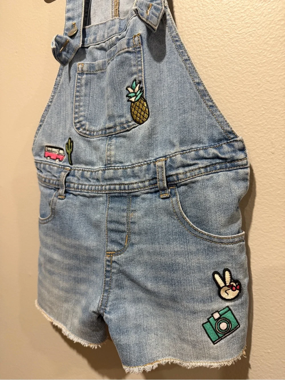 The Children's Place Light Blue Denim Short Overalls with Fun Patches size 6X/7